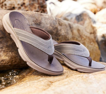 SANDALEN & SLIPPERS